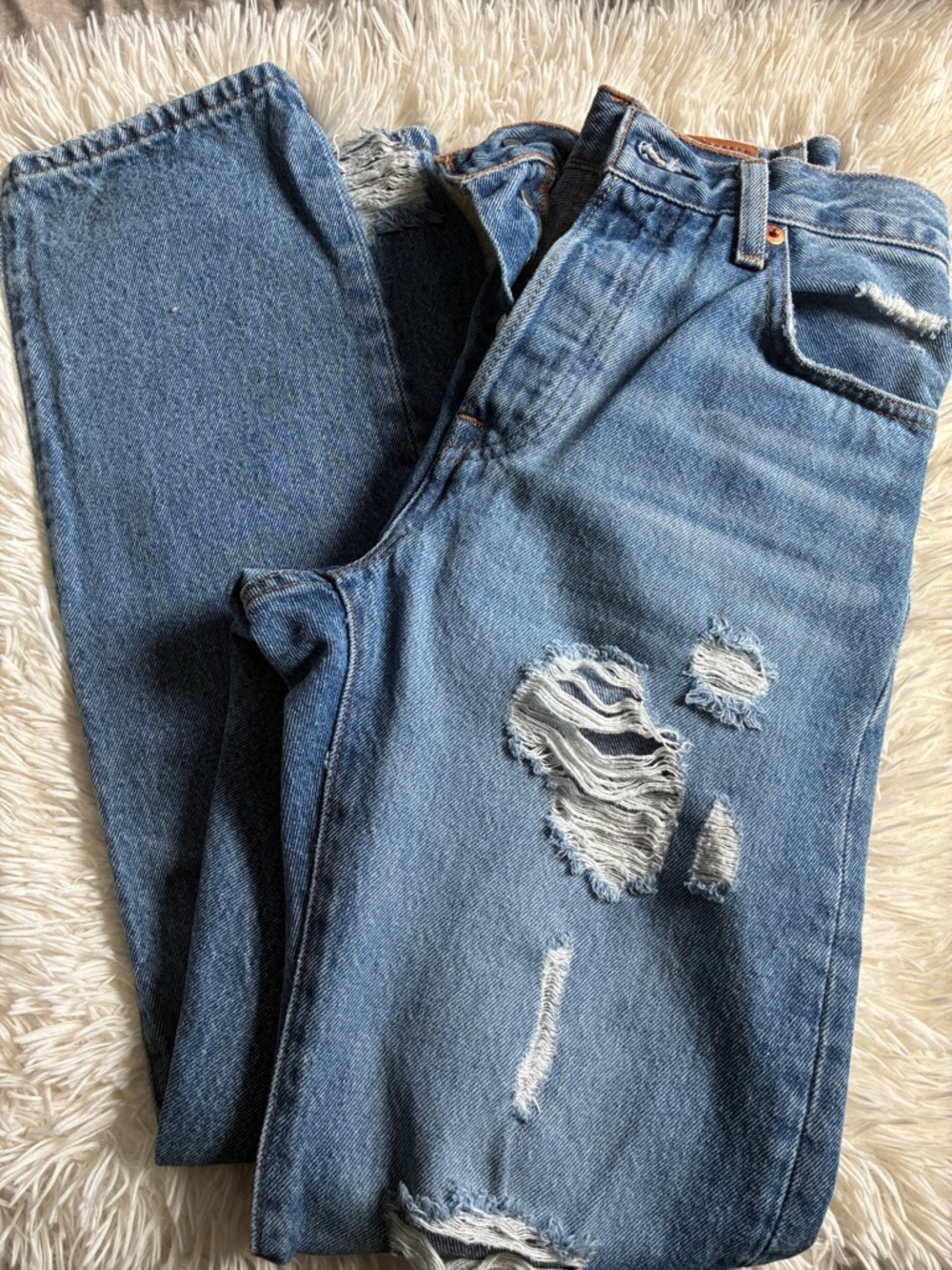 Levi's 501 Distressed - Picture 2 of 5